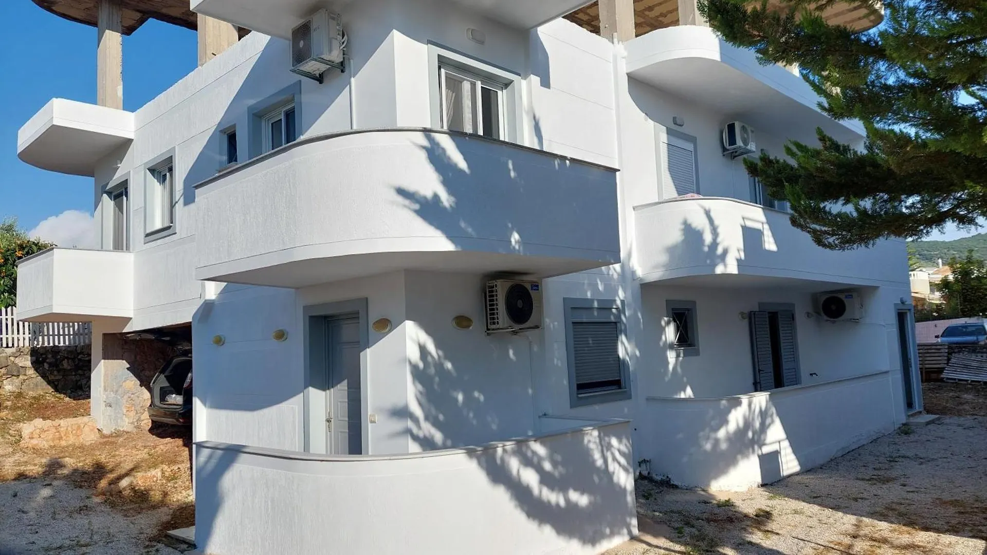 Vila Rejana Ksamil